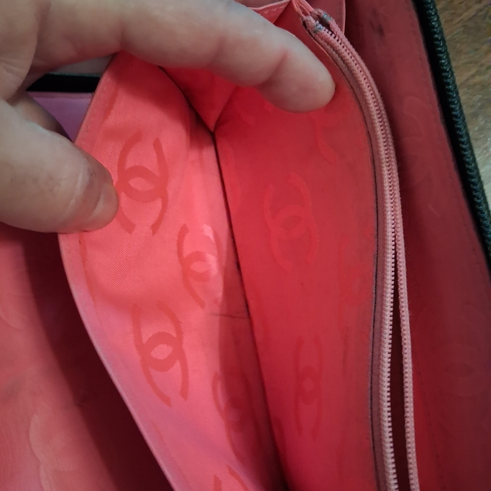 Chanel Black Quilted Wallet - Picture 15 of 16